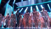 TT au Royal Variety Performance at Londres 09-12-2010 - Page 2 72bae6111763462
