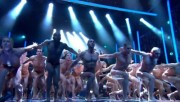 TT au Royal Variety Performance at Londres 09-12-2010 - Page 2 Ef78e0111763003